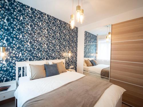 Blue Bird Citadel Apartment — 4-Star Luxury Hotel in Budapest, Hungary