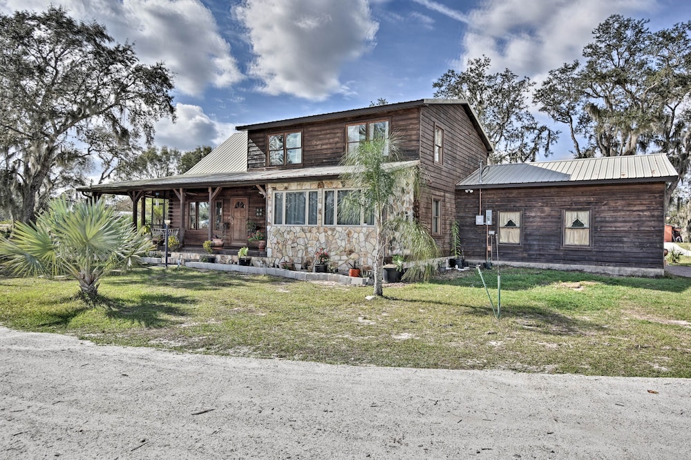 40 Acre Farm with Animals and Fishing in Sebring — 4-Star Luxury Hotel in Sebring, United States