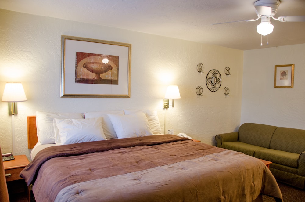 Budget Inn and Suites Colby - photo 9