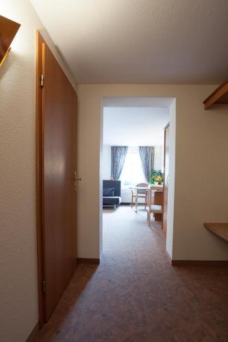 Hotel Reussischer Hof — hotel in Schmoelln