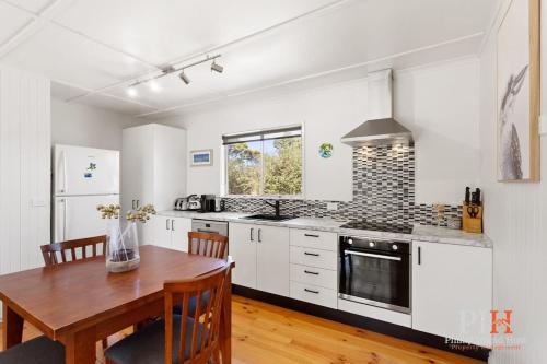 3 Bdr Cozy Retreat Close to Town in Cowes, Australia