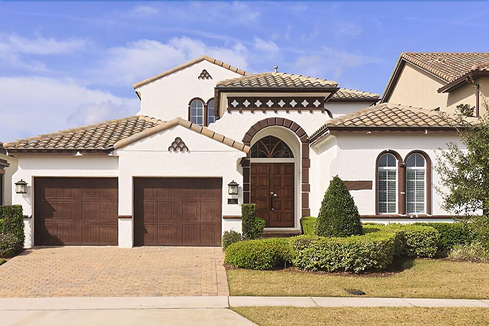 Starmark Luxury Collection Mansions At Reunion — 4-Star Luxury Hotel in Kissimmee, United States