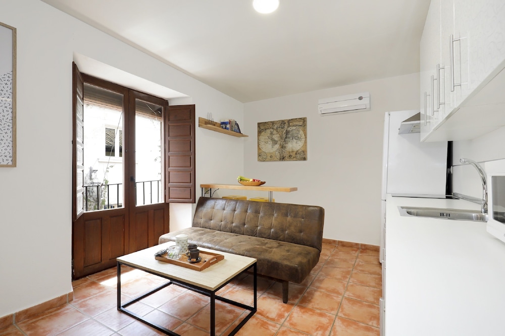 Urban Suites Granada — 4-Star Luxury Hotel in Granada, Spain