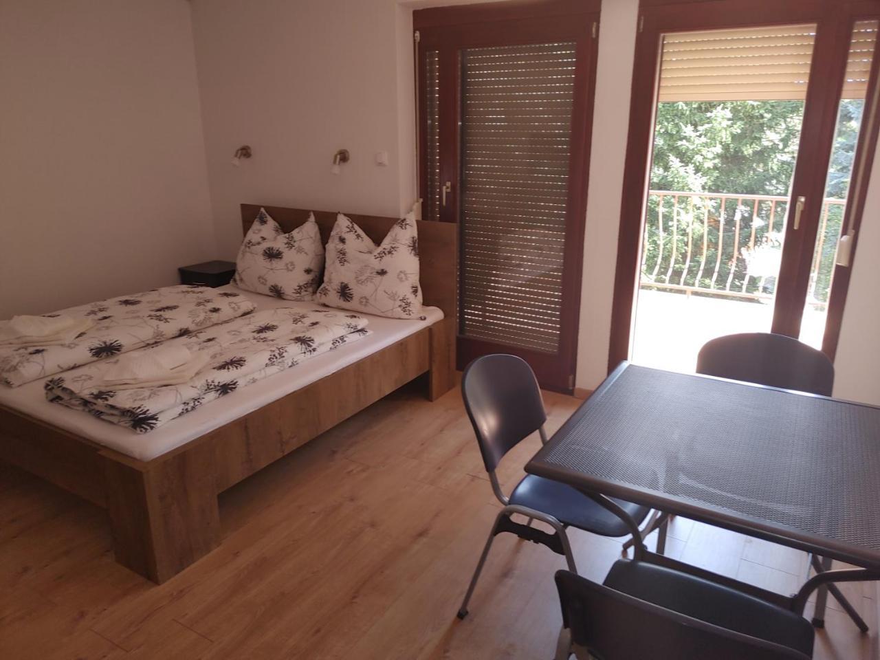 Tanczos Vendeghaz — 4-Star Luxury Hotel in Balatonalmadi, Hungary