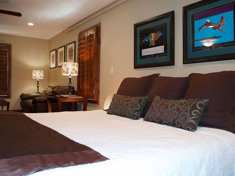 Torchlight Inn - photo 11