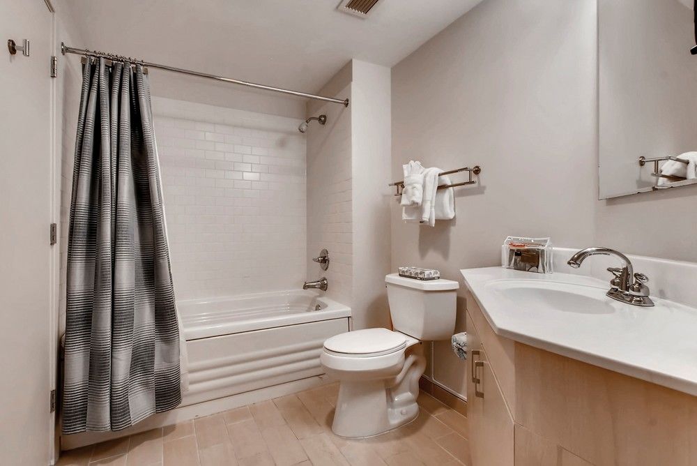 Global Luxury Suites at China Town - photo 18