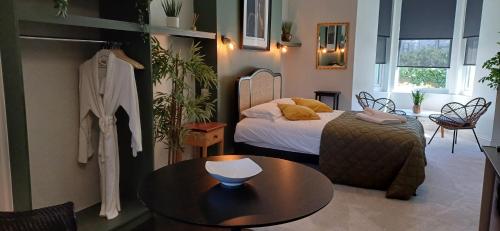Crescent House — 4-Star Luxury Hotel in Plymouth, United Kingdom