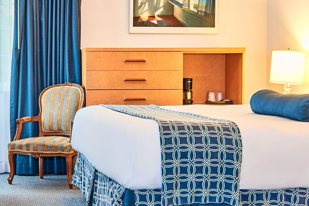 Ocean Spray Hotel - photo 33