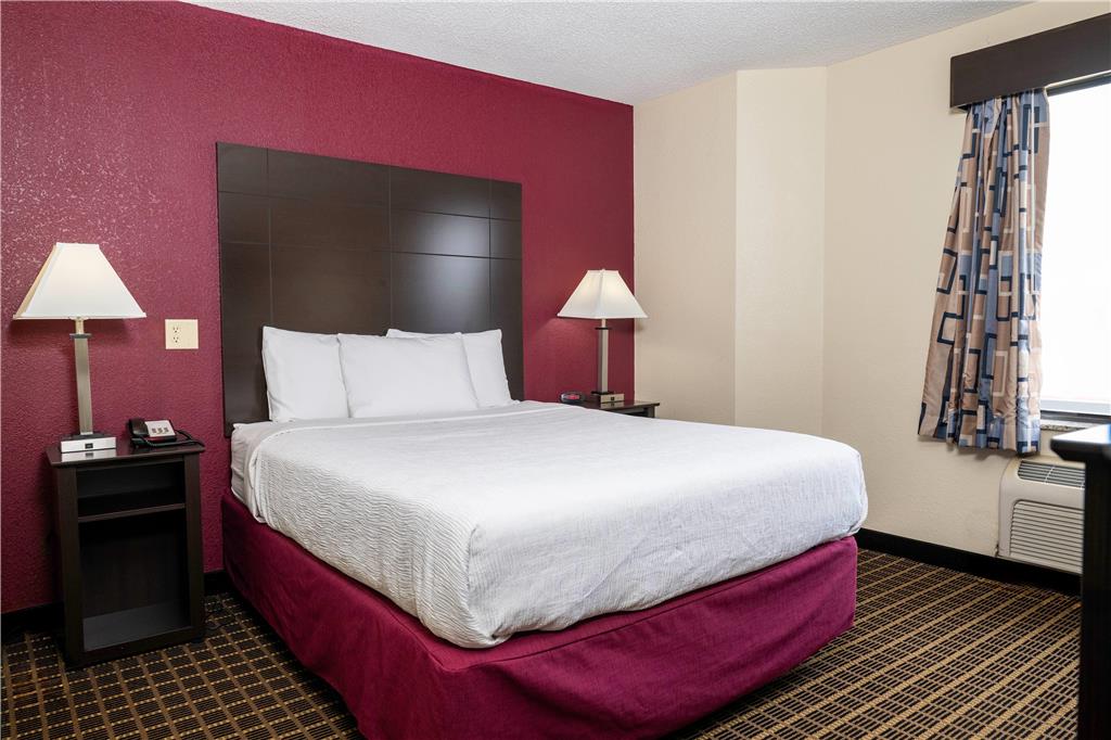 Baymont Inn & Suites by Wyndham Mukwonago - photo 30