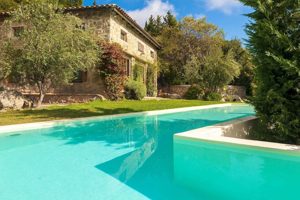 Villa Nefeli Mounty Island Villas — 4-Star Luxury Hotel in Lefkada, Greece