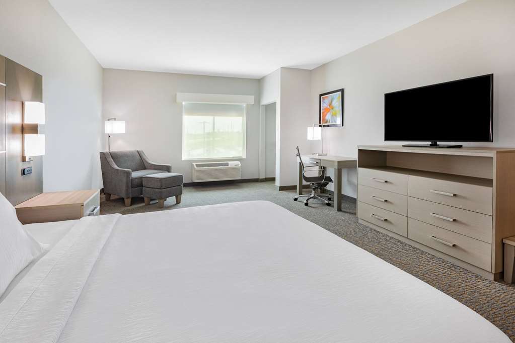 La Quinta Inn & Suites by Wyndham Jackson Cape Girardeau - photo 26