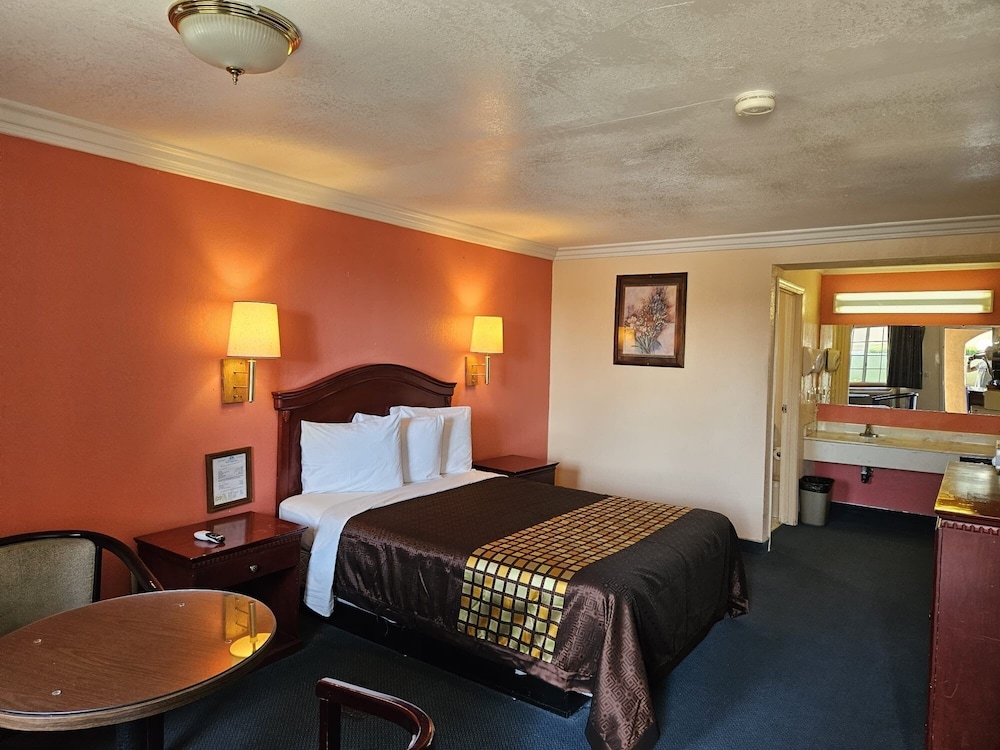 Aerospace Inn - photo 8