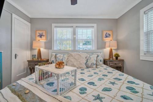 Pierside Retreat Saint Simons Island 3BR Sleeps 8 in Saint Simons Island, United States