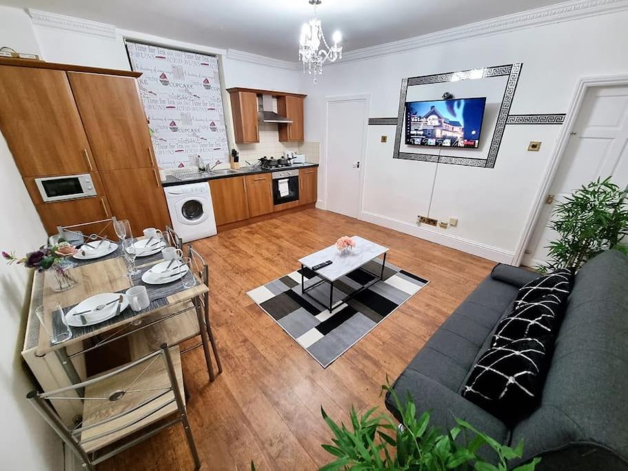 6B7R Setup for your most relaxed & amazing stay Free Parking Free Fast WiFi — hotel in Morley