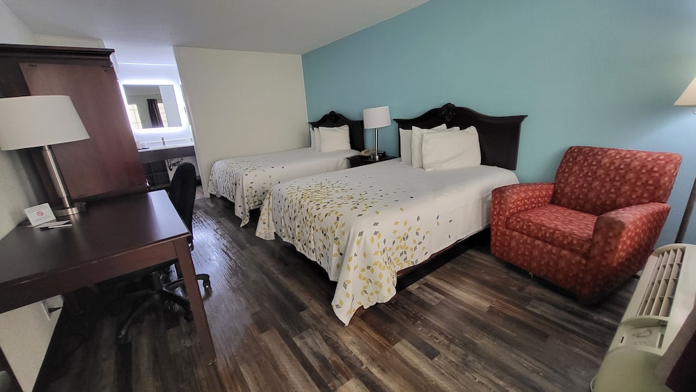Greeneville Inn And Suites - photo 7