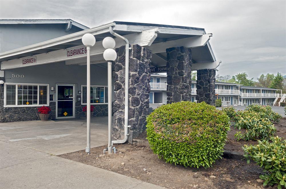 Rogue Valley Inn in Medford, United States