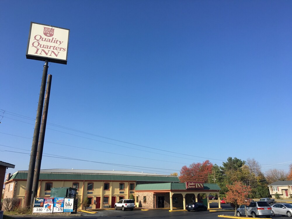 Quality Quarters Inn - photo 17