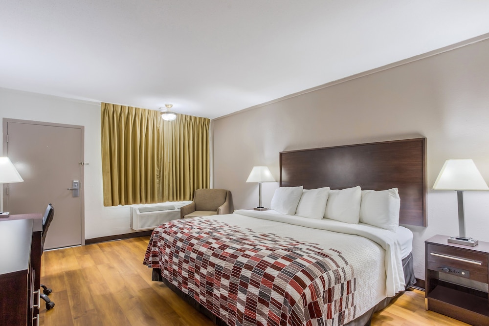 Red Roof Inn Meridian - photo 16
