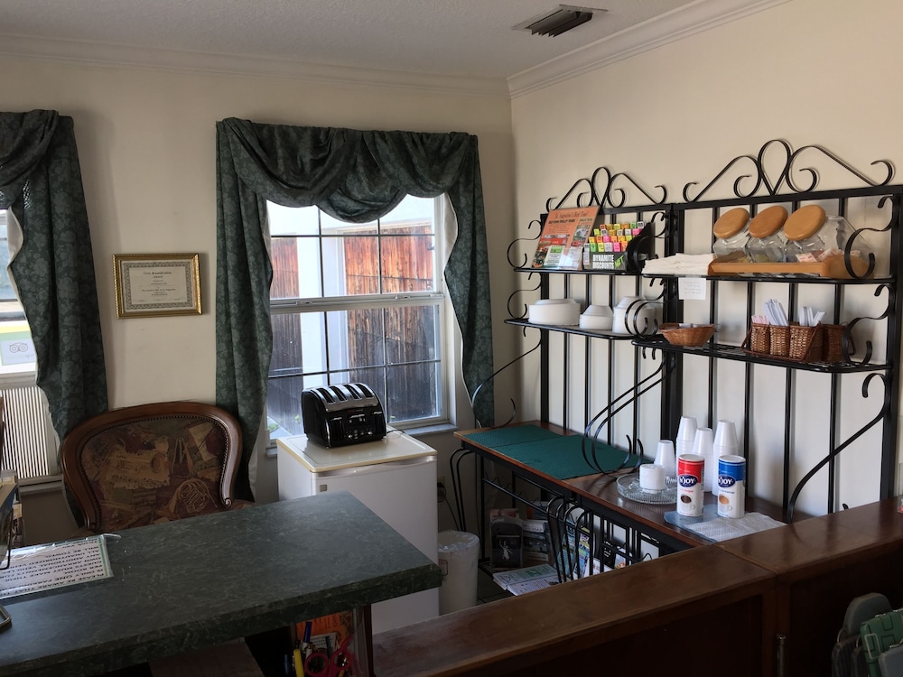 The Anastasia Inn - photo 2
