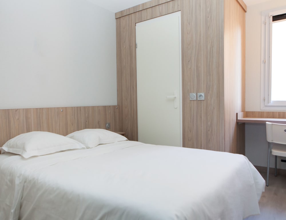 Brit Hotel Parc Azur Toulon — Ollioules
