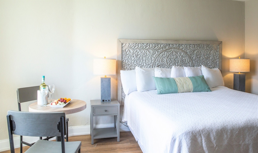Bristol Plaza Resort Motel - photo 10
