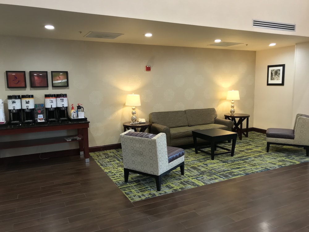 Hampton Inn & Suites Lamar - photo 9