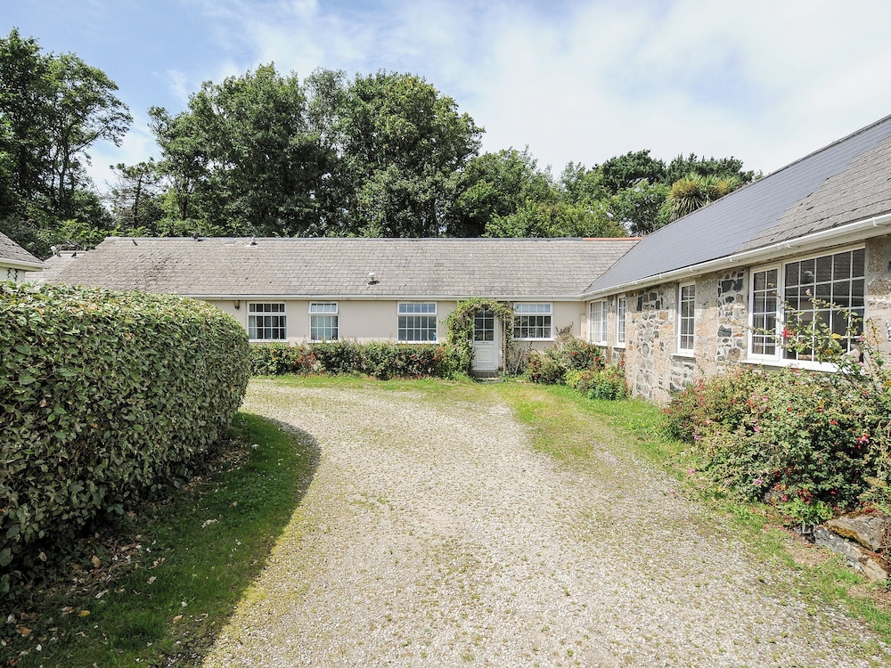 Forge Cottage — 4-Star Luxury Hotel in Helston, United Kingdom