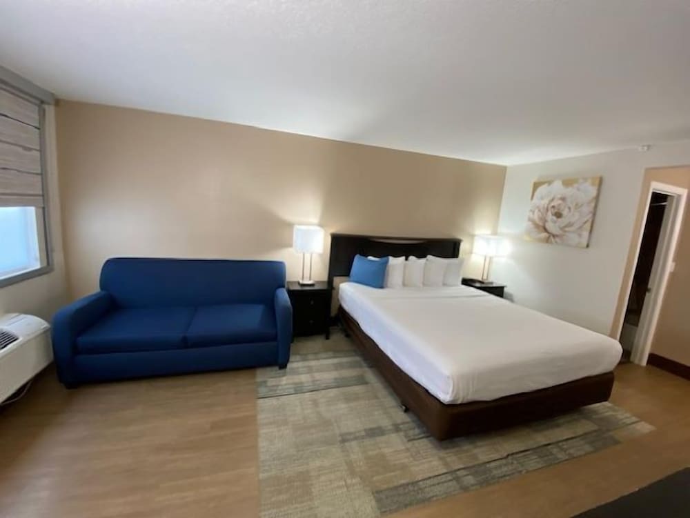 Stanford Inn & Suites Anaheim - photo 10