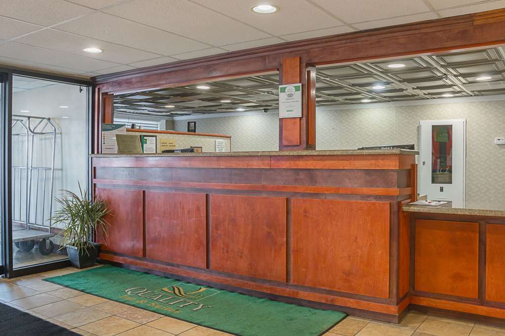 Quality Inn & Suites Detroit Metro Airport - photo 4