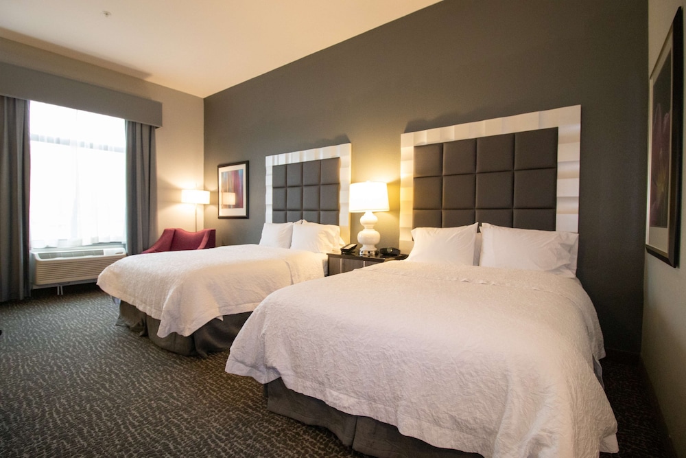 Hampton Inn Kearney - photo 10