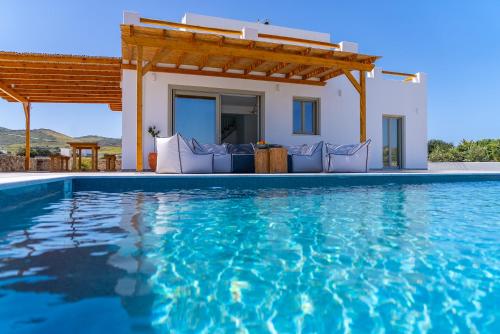 Antiparos Villa Oliva — 4-Star Luxury Hotel in Antiparos, Greece