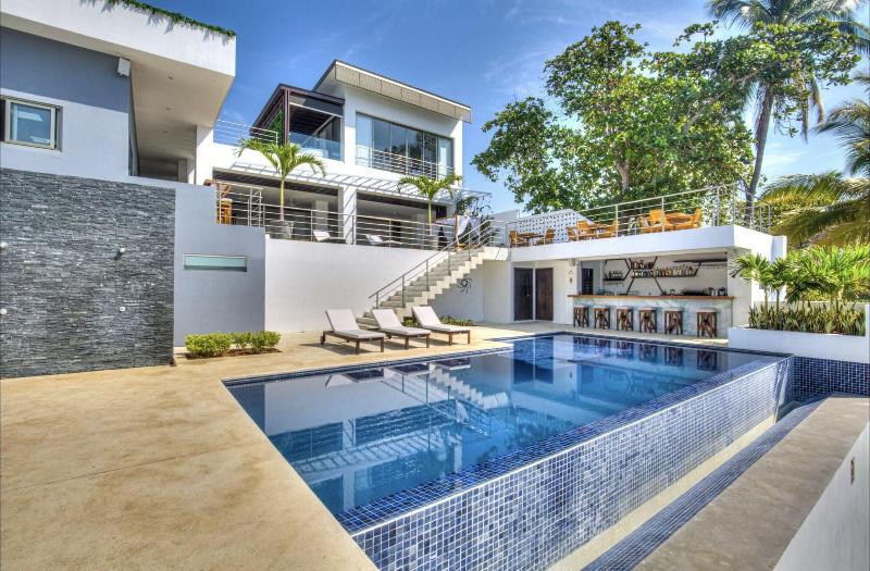 Garten Hotel — 5-Star Luxury Hotel in La Libertad, El Salvador