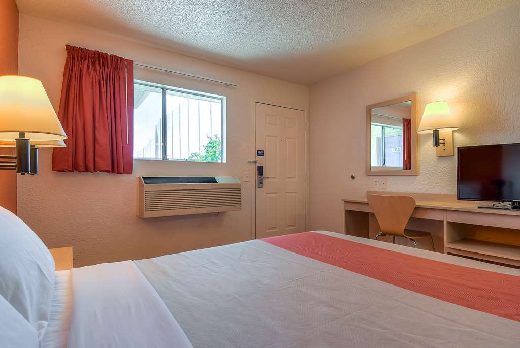 Motel 6 Rowland Heights CA Los Angeles Pomona - photo 12