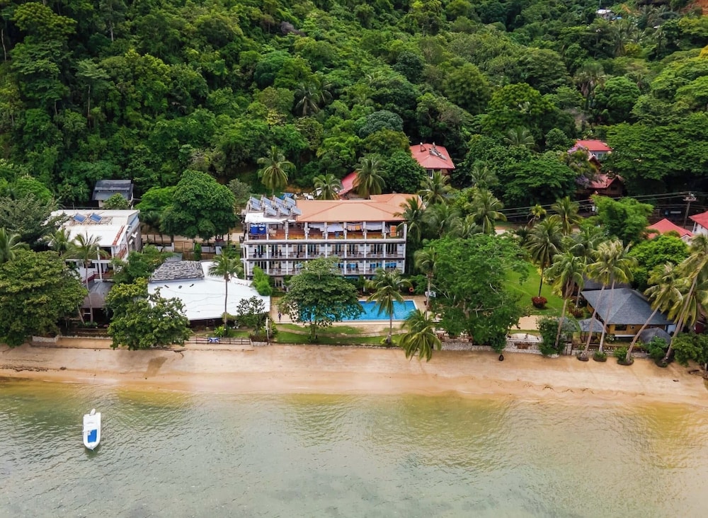 Doublegem Beach Resort and Hotel in El Nido, Philippines