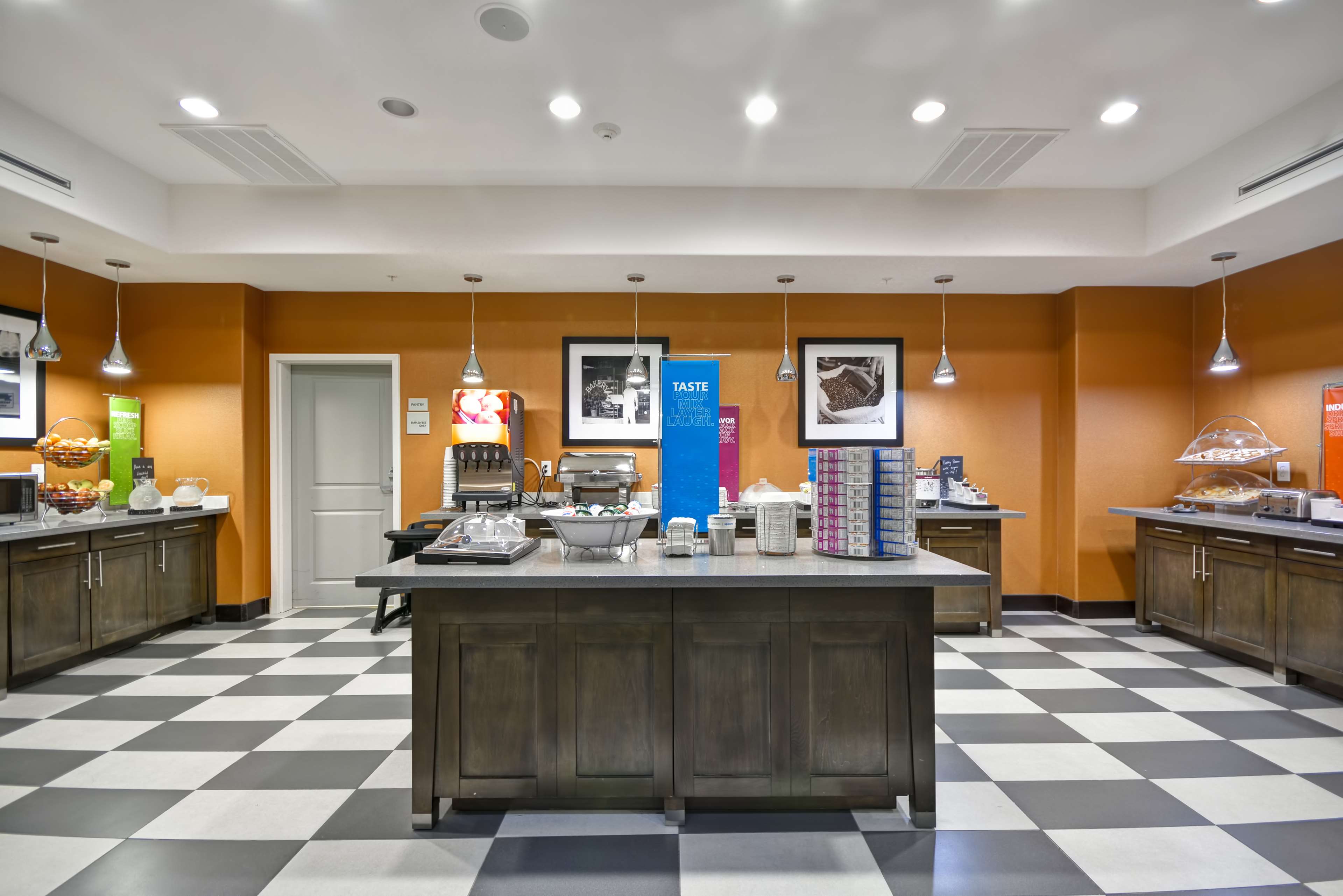 Hampton Inn Kenedy - photo 10