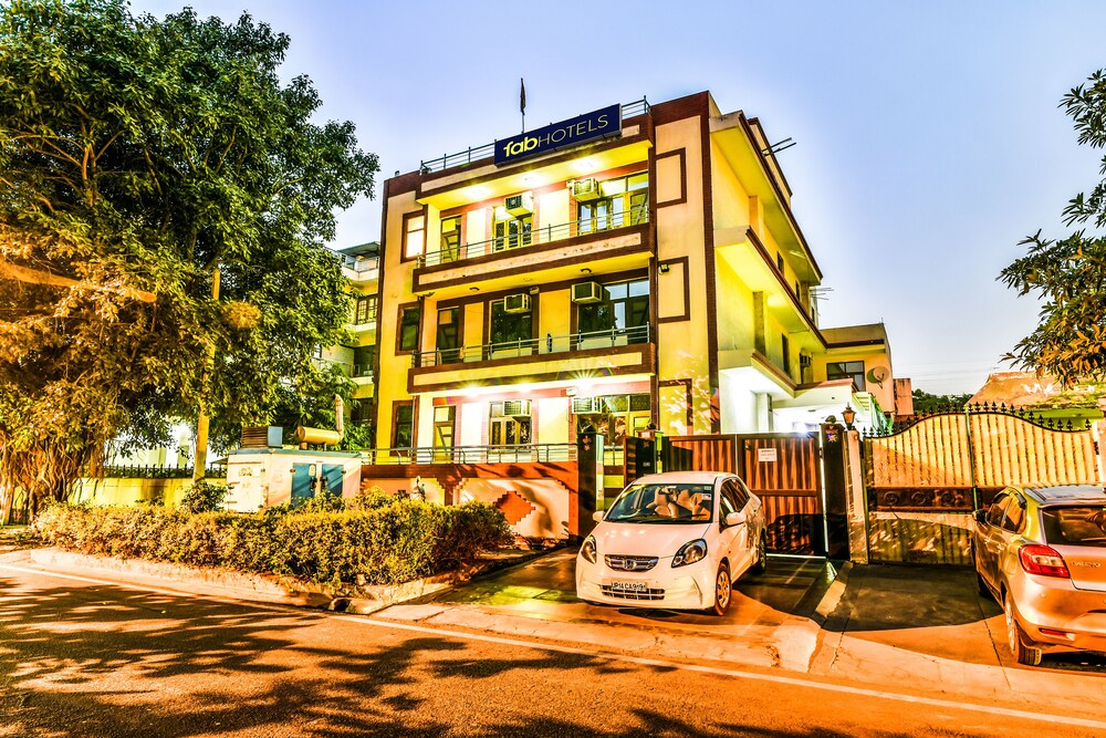 Silver Leaf - carbon neutral hotel in Noida