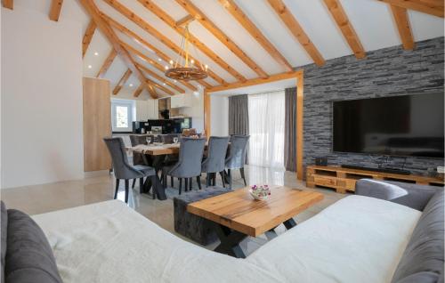 Awesome Home In Grubine With Sauna — 5-Star Luxury Hotel in Grubine, Croatia