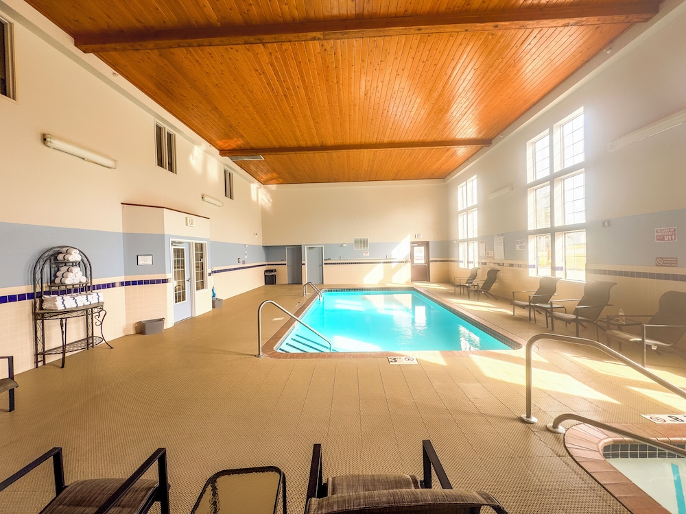 Country Trails Inn & Suites - photo 23