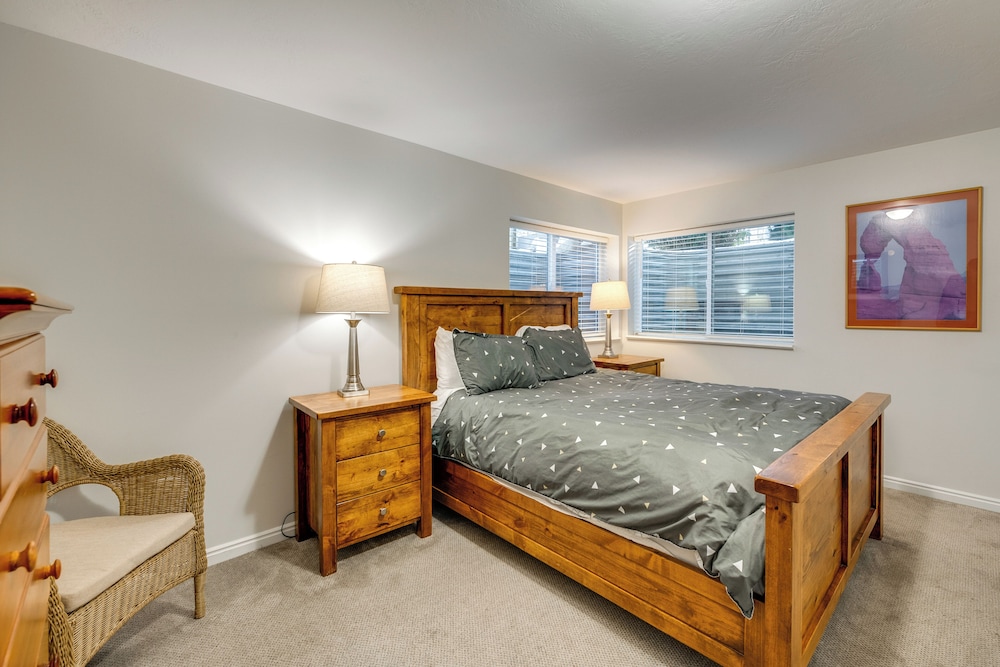 Updated Home with Mtn Views 8 Mi to Snowbird Resort - photo 16