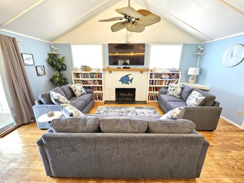Oceanfront Cottage Pool Beach Access Oceanview — 4-Star Luxury Hotel in Cocoa Beach, United States