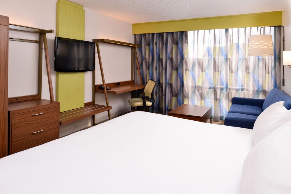 Holiday Inn Express Springfield by IHG - photo 2