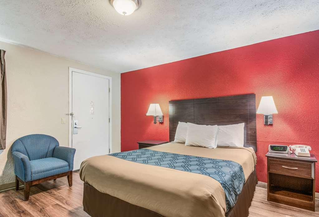 Econo Lodge Mechanicsburg Harrisburg West - photo 10