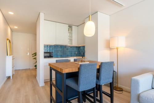 HostWise Modern Flat in Boavista — 4-Star Luxury Hotel in Porto, Portugal
