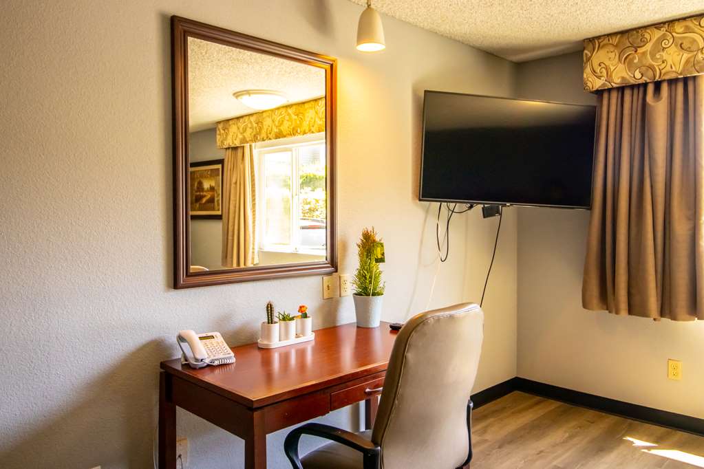 Red Lion Inn & Suites Vancouver - photo 36