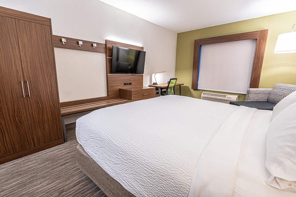 Holiday Inn Express Hotel & Suites East Lansing by IHG - photo 9