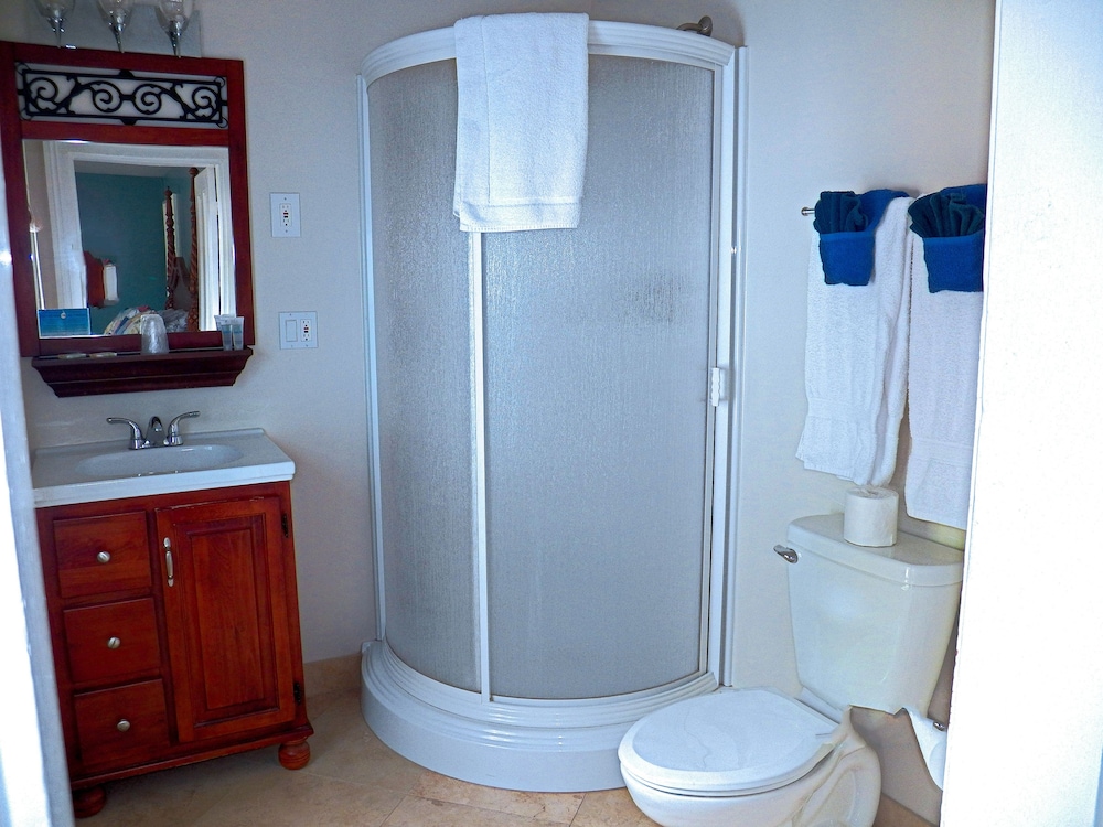 Coast Village Inn & Cottages - photo 26