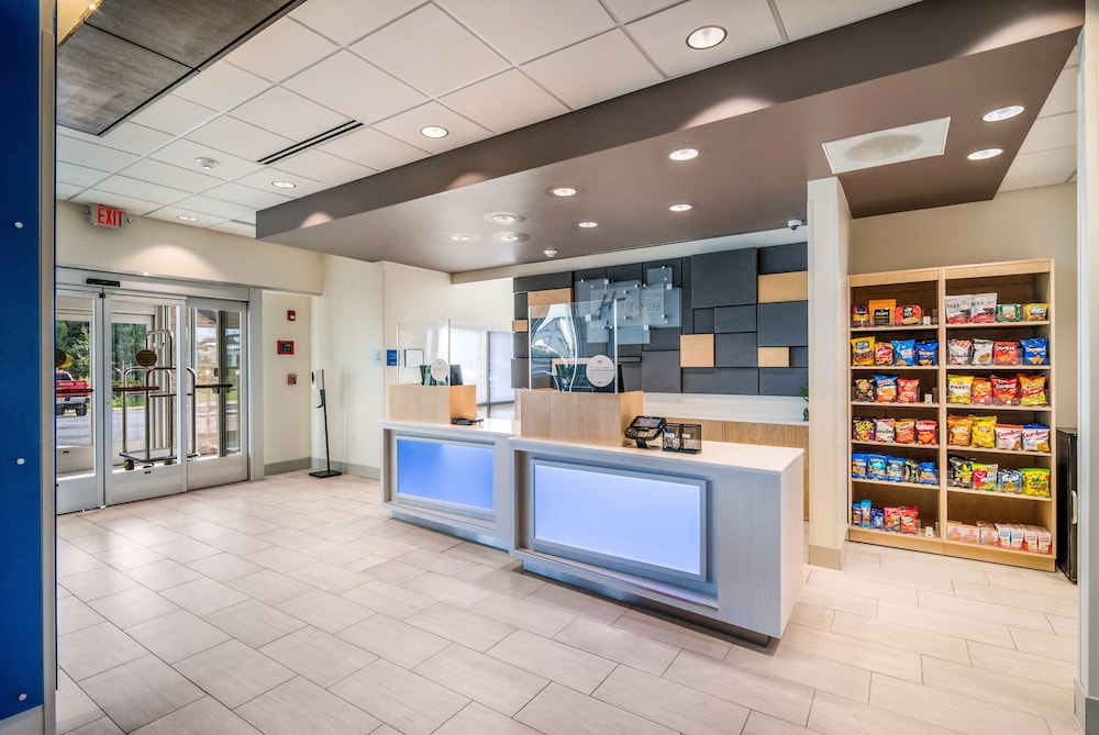 Holiday Inn Express and Suites Asheboro by IHG - photo 7