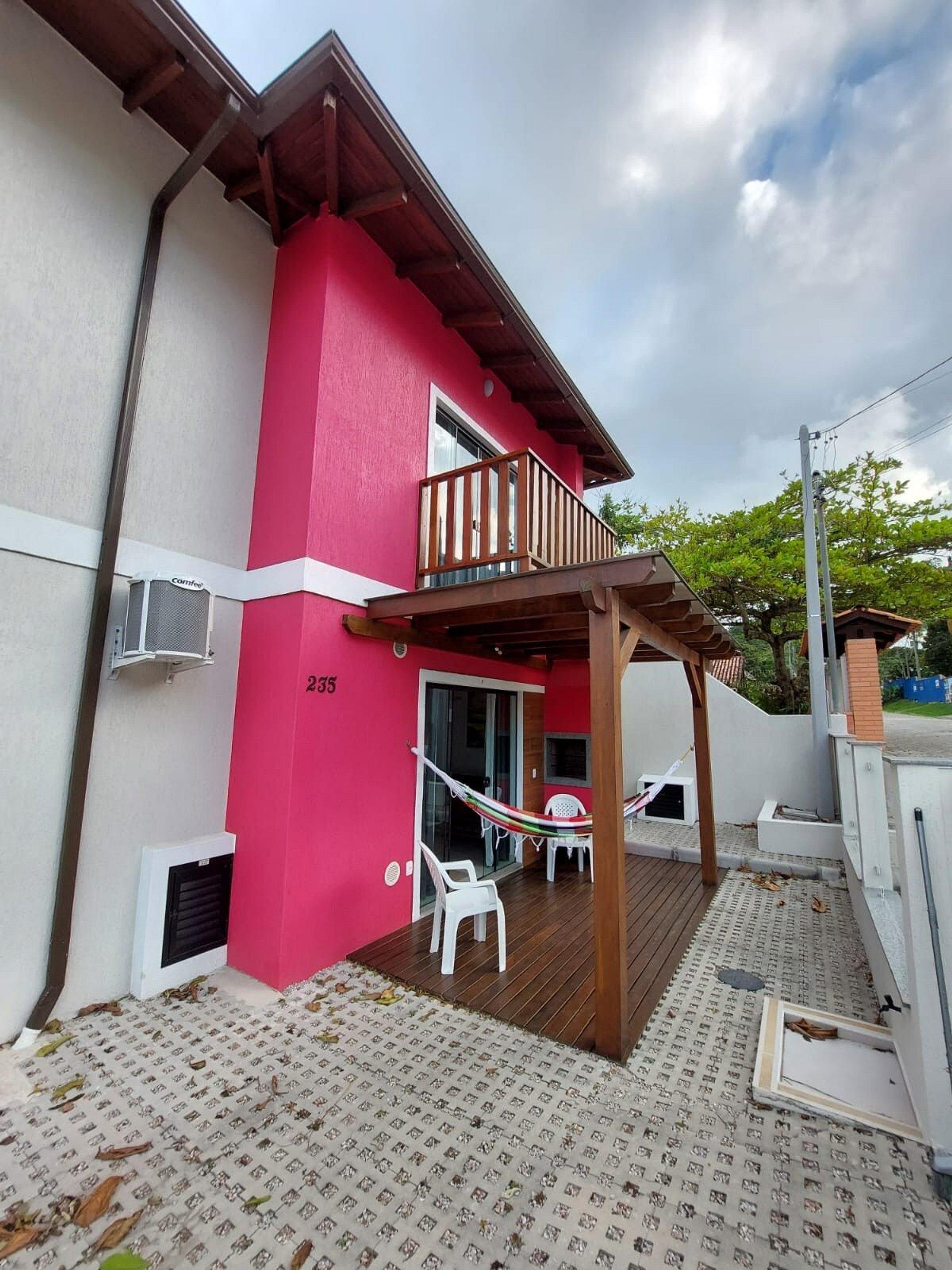 Loft amplo e confortável Praia de Bombinhas 1 dorm até 4 pessoas
