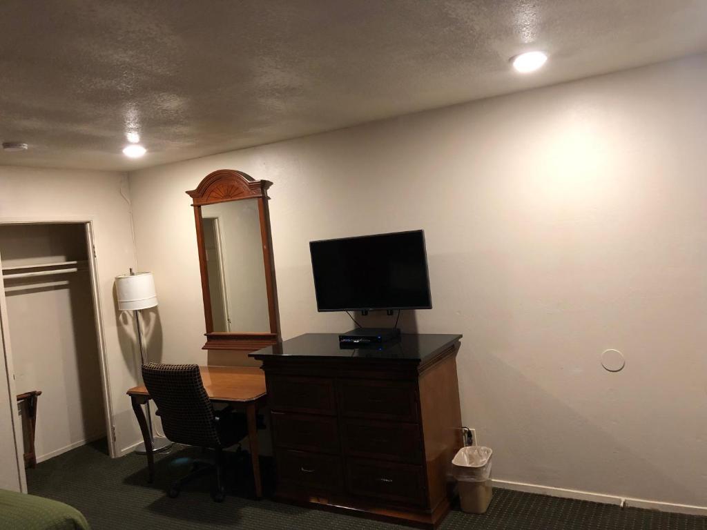 Dixon Motel - photo 22