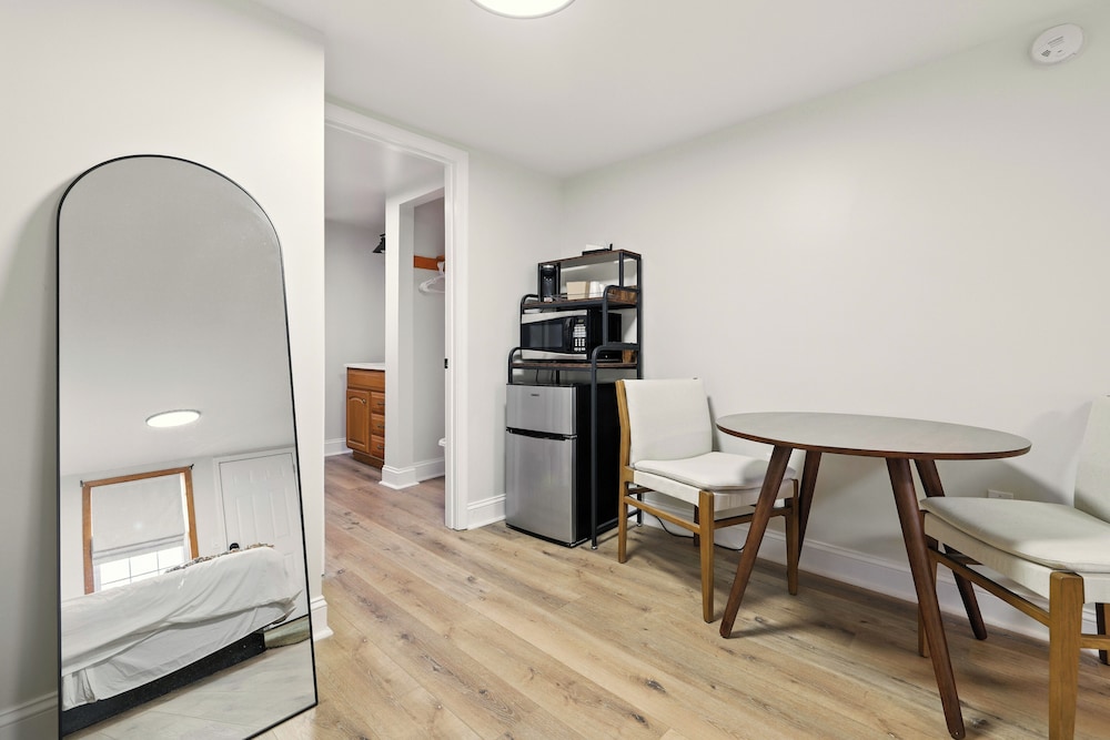 Hillside Motel LLC - photo 42